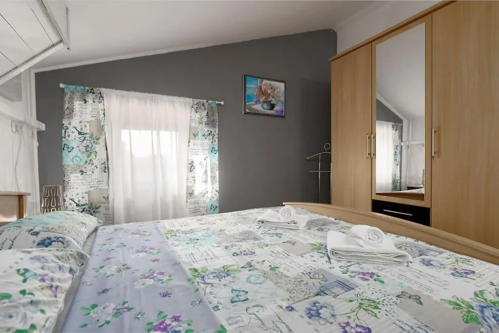 Rosello 2 Apartment Novigrad  Croatia